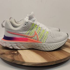 Nike Wmns React Infinity Run 2 'White Gradient'  Size 8.5